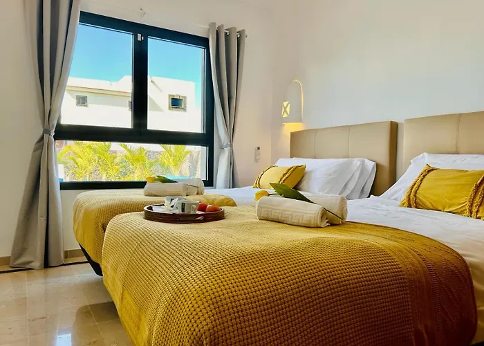 Sunset Zafiro بلايا بلانكا