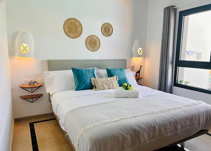 Sunset Zafiro بلايا بلانكا