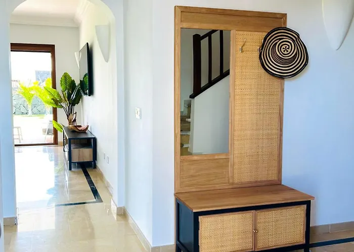 Sunset Zafiro بلايا بلانكا